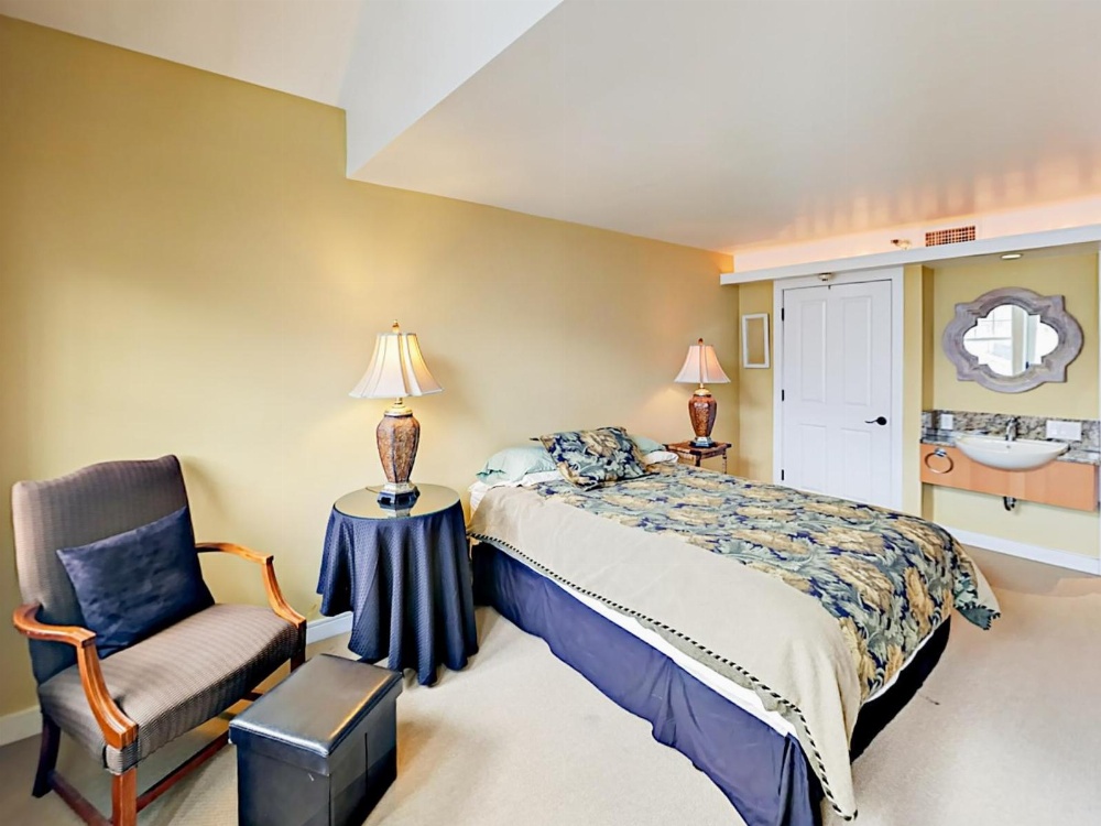 37 Hiawassee Condo Unit E302 Main image